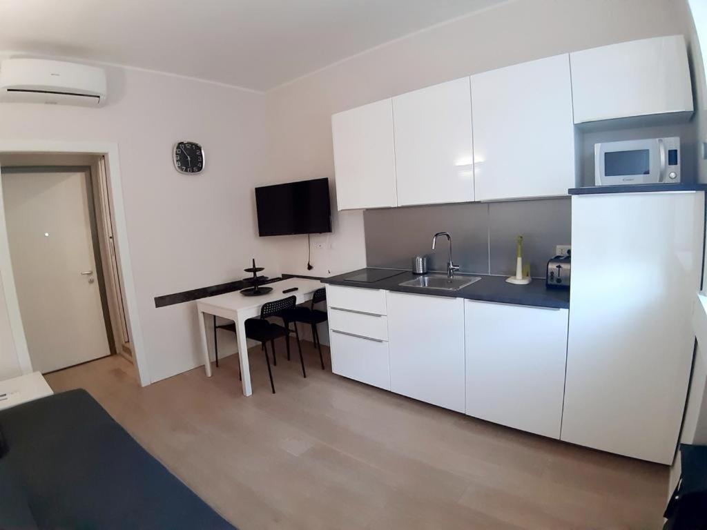 Easy Room Italy ميلان المظهر الخارجي الصورة