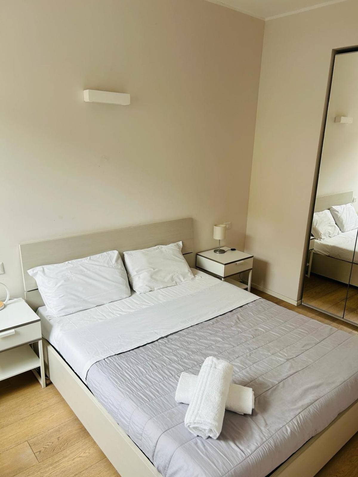 Easy Room Italy ميلان المظهر الخارجي الصورة