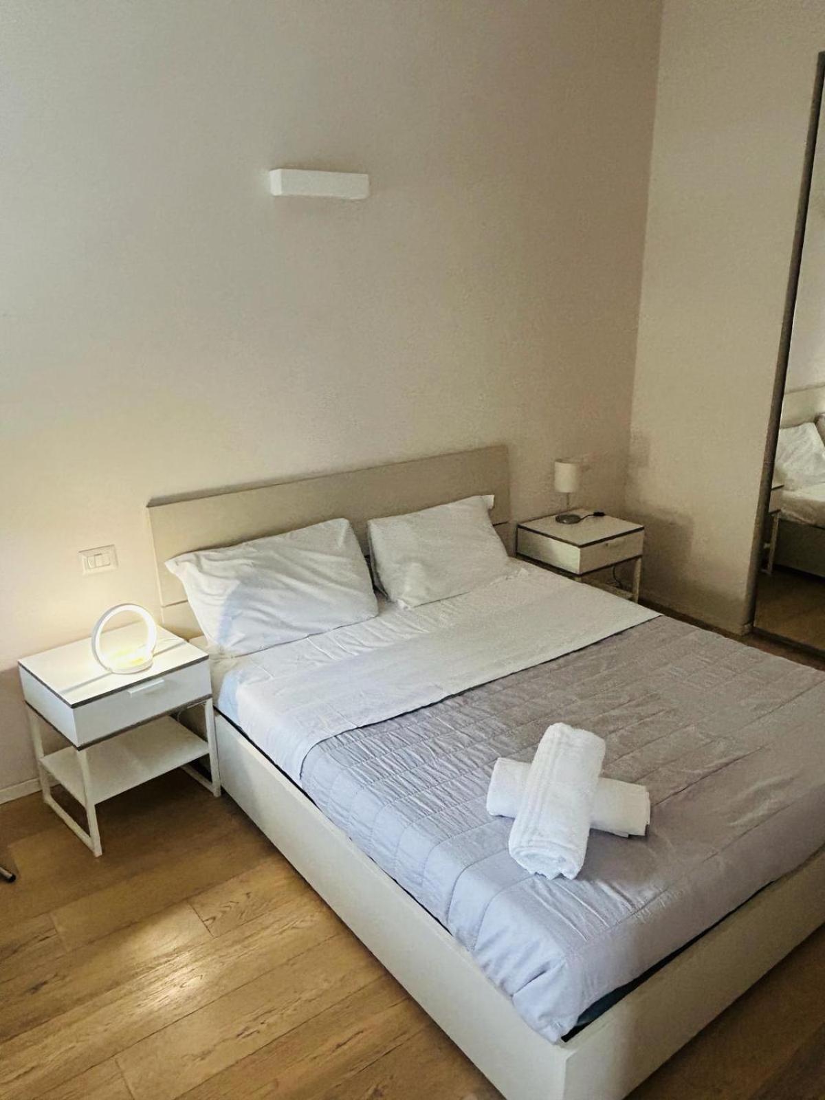 Easy Room Italy ميلان المظهر الخارجي الصورة